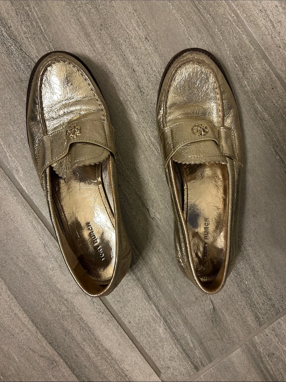 TORY BURCH  MOCCASIN Gold COLOR  Sz 6 M